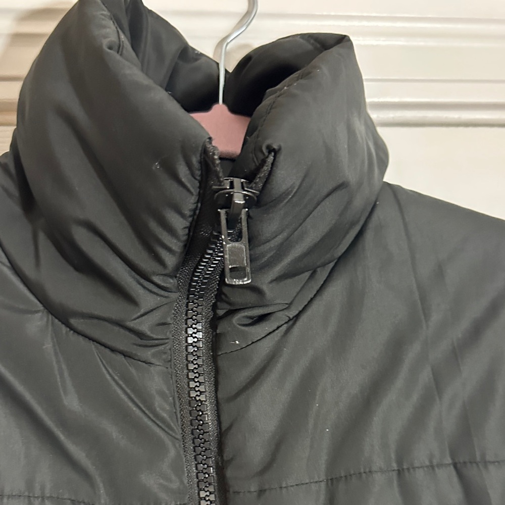 Black Puffer Crop Vest - Women's Sleeveless Jacket - Picture 4 of 7